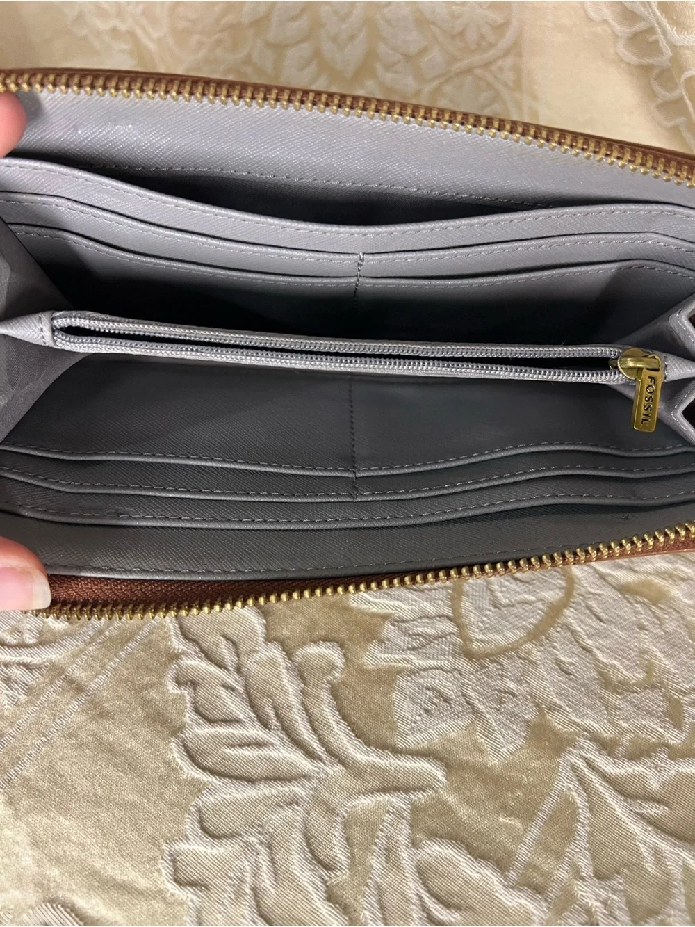 Fossil Brown Pebbled Leather Zip Around Wallet White Tassel Organizer - Picture 4 of 4